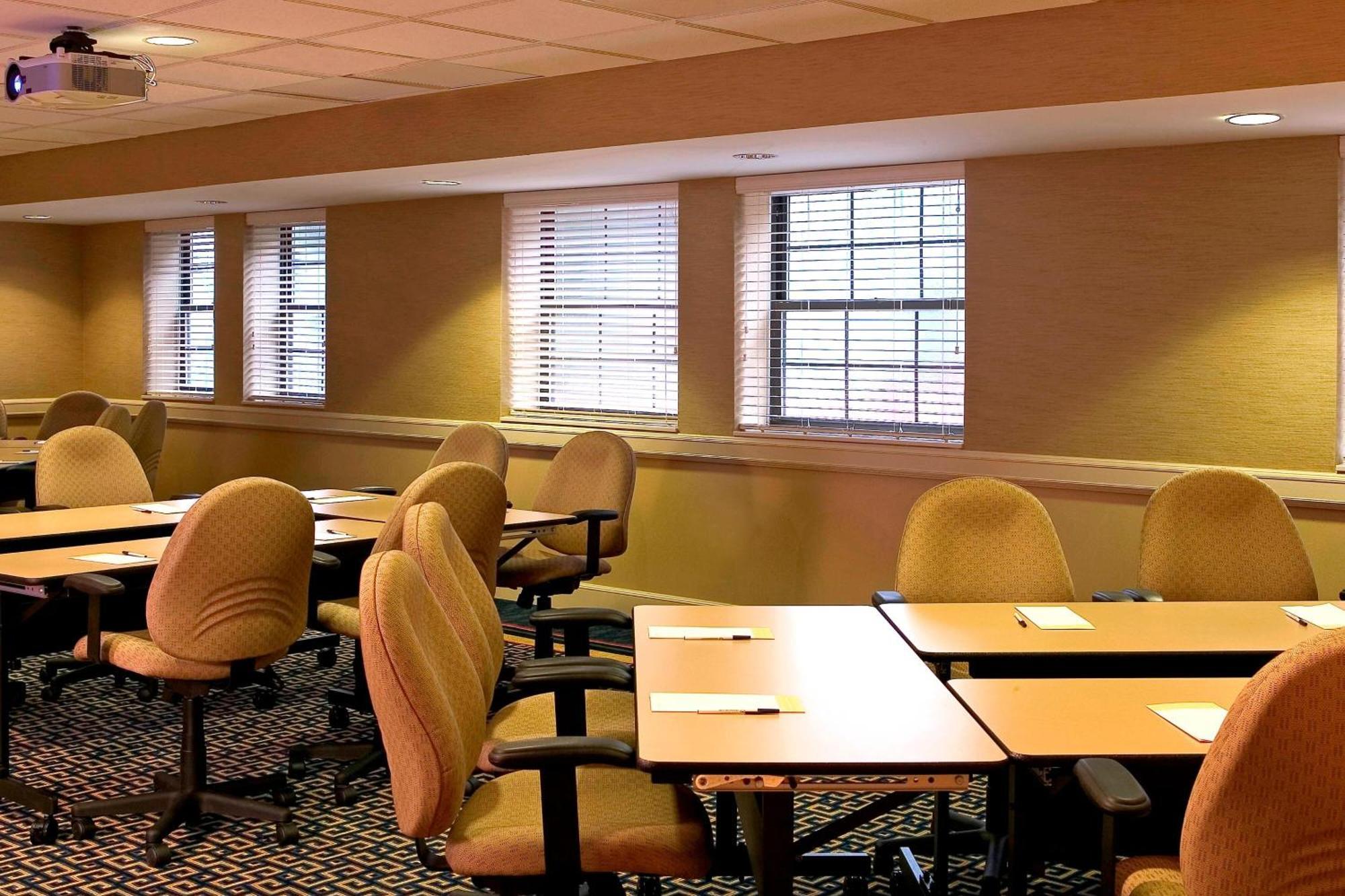 Four Points By Sheraton Wakefield Boston Hotel & Conference Center Экстерьер фото